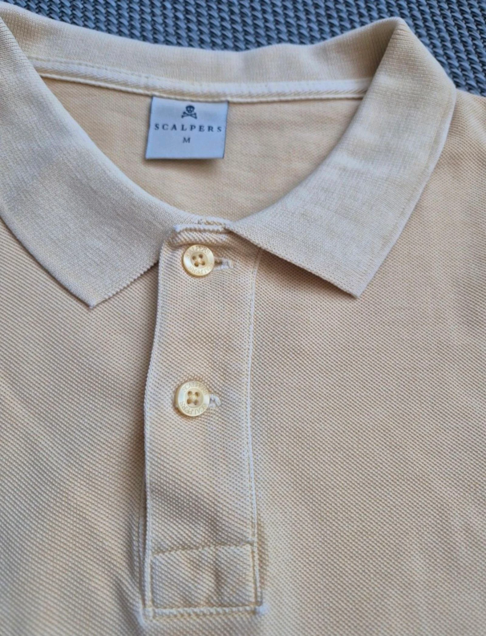 Polo amarelo Scalpers. Tamanho M – photo 2